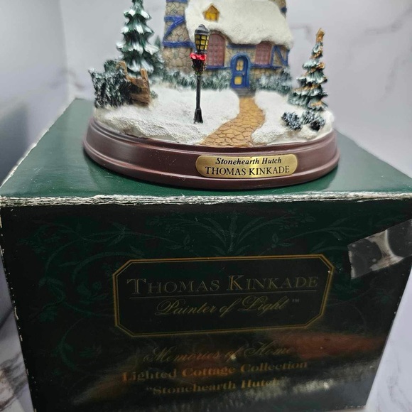Thomas Kinkade Stonehearth Hutch lighted cottage collection, winter - Picture 8 of 8